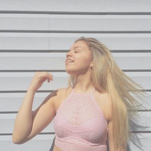 Meet your Posher, Lauren